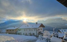 Schweiggerhof -Agriturismo- Farm Holidays